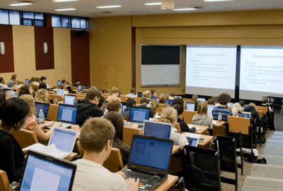 哈魯教育 專(zhuān)業(yè)教育信息咨詢，點(diǎn)亮學(xué)子未來(lái)之路